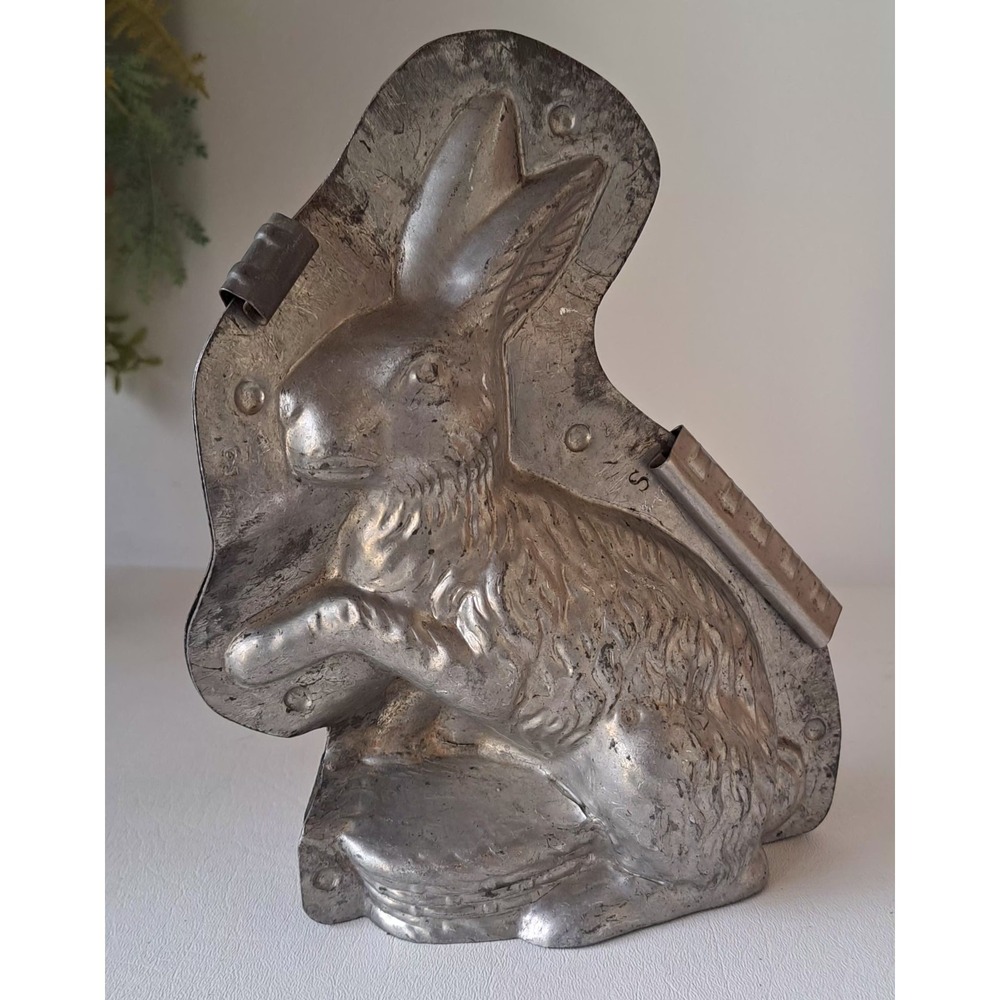 Antique X Large 9" X 7" Chocolate Mold Easter Bunny